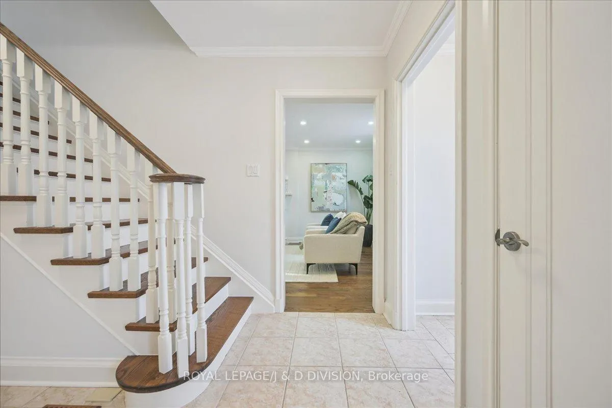 Photo 5 of 65 Chatsworth Drive, Toronto, Lawrence Park South — HOMEH