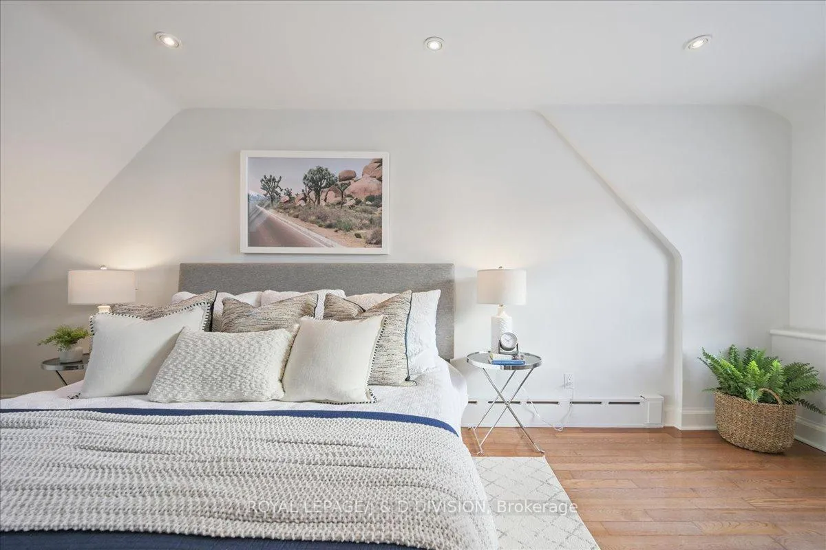 Photo 22 of 65 Chatsworth Drive, Toronto, Lawrence Park South — HOMEH