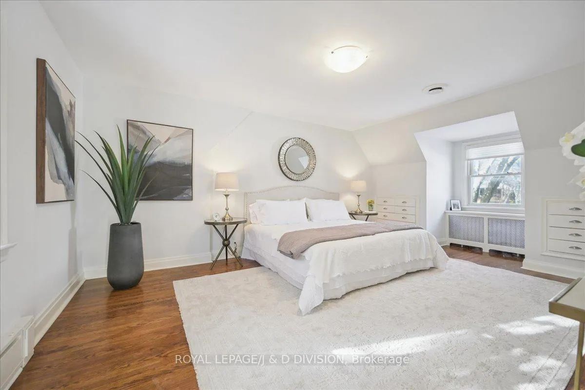 Photo 23 of 65 Chatsworth Drive, Toronto, Lawrence Park South — HOMEH