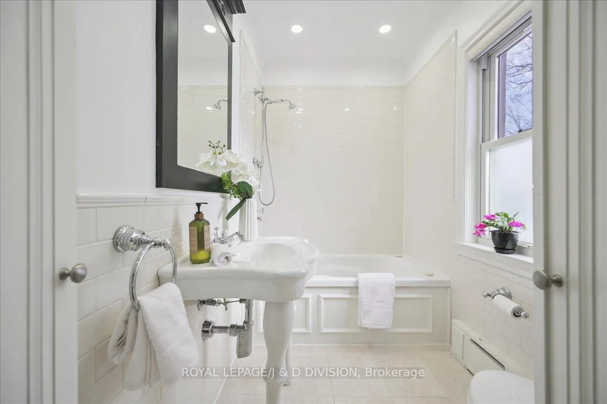 Photo 26 of 65 Chatsworth Drive, Toronto, Lawrence Park South — HOMEH