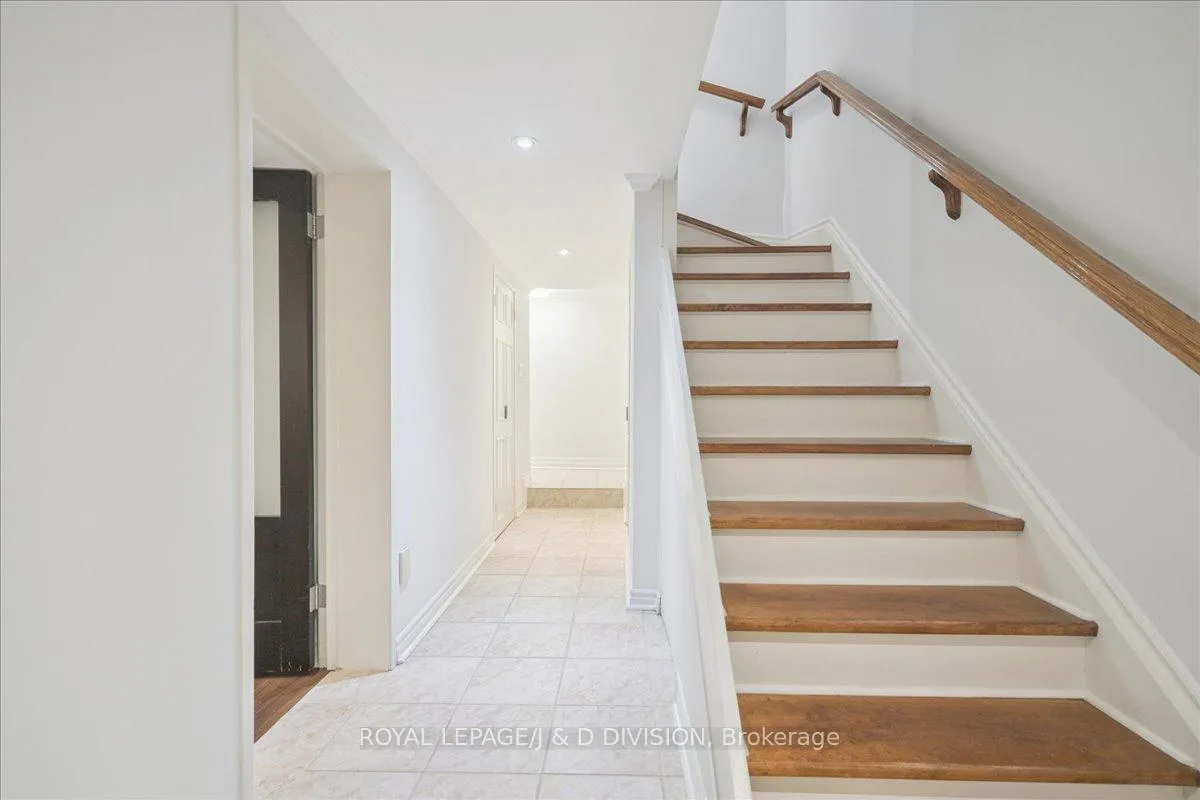 Photo 34 of 65 Chatsworth Drive, Toronto, Lawrence Park South — HOMEH