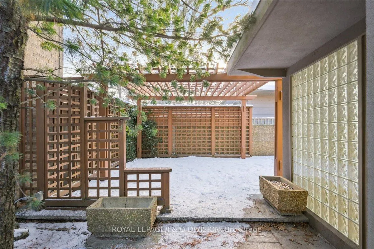 Photo 35 of 65 Chatsworth Drive, Toronto, Lawrence Park South — HOMEH