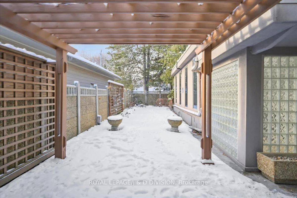 Photo 36 of 65 Chatsworth Drive, Toronto, Lawrence Park South — HOMEH