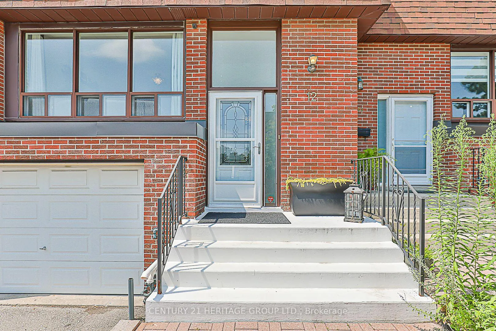 Photo 2 of 12 Stately Way, Markham, Royal Orchard — HOMEH