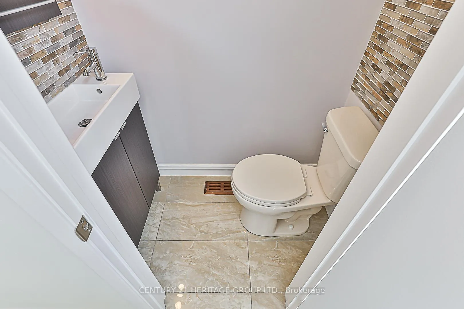 Photo 13 of 12 Stately Way, Markham, Royal Orchard — HOMEH
