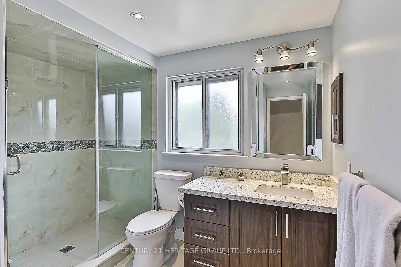 Photo 20 of 12 Stately Way, Markham, Royal Orchard — HOMEH