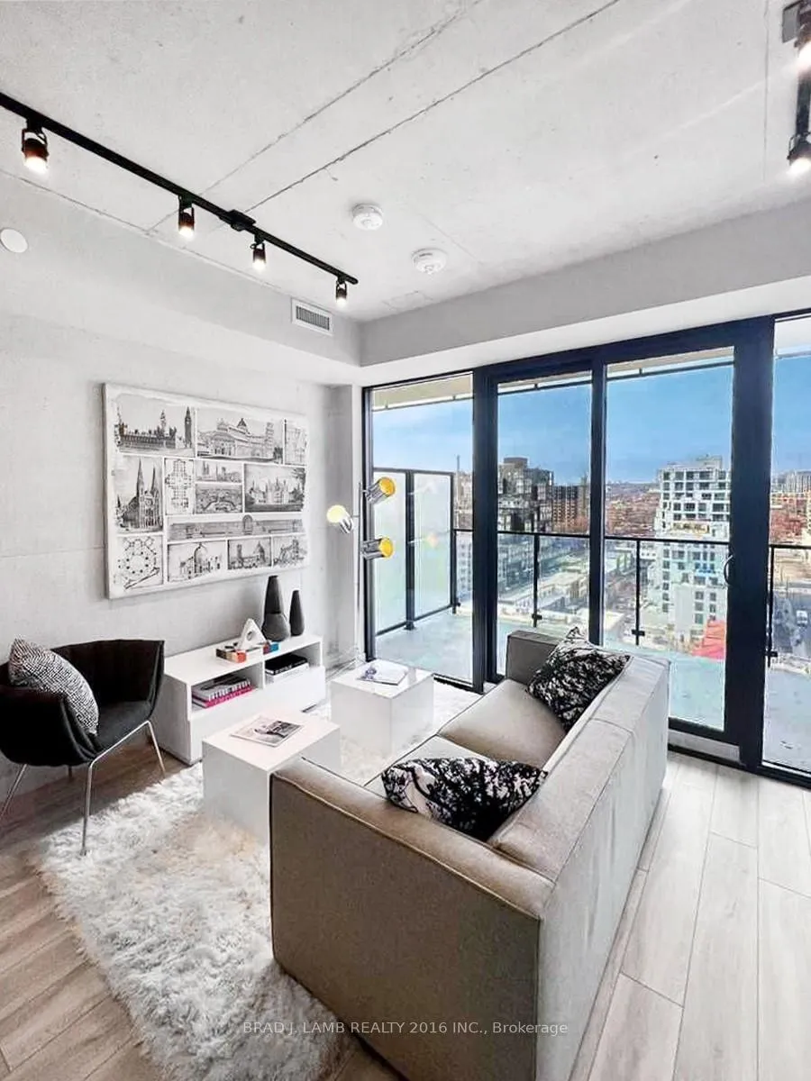 Photo 3 of Unit 909, 458 Richmond Street W, Toronto, Waterfront Communities — HOMEH
