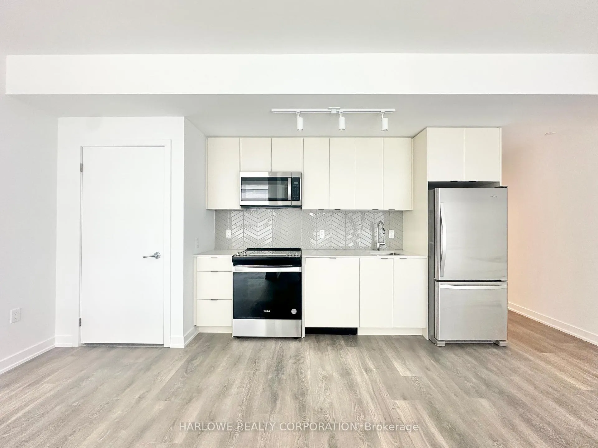 Photo 2 of Unit 338 D, 1614 Charles Street, Whitby, Port Whitby — HOMEH