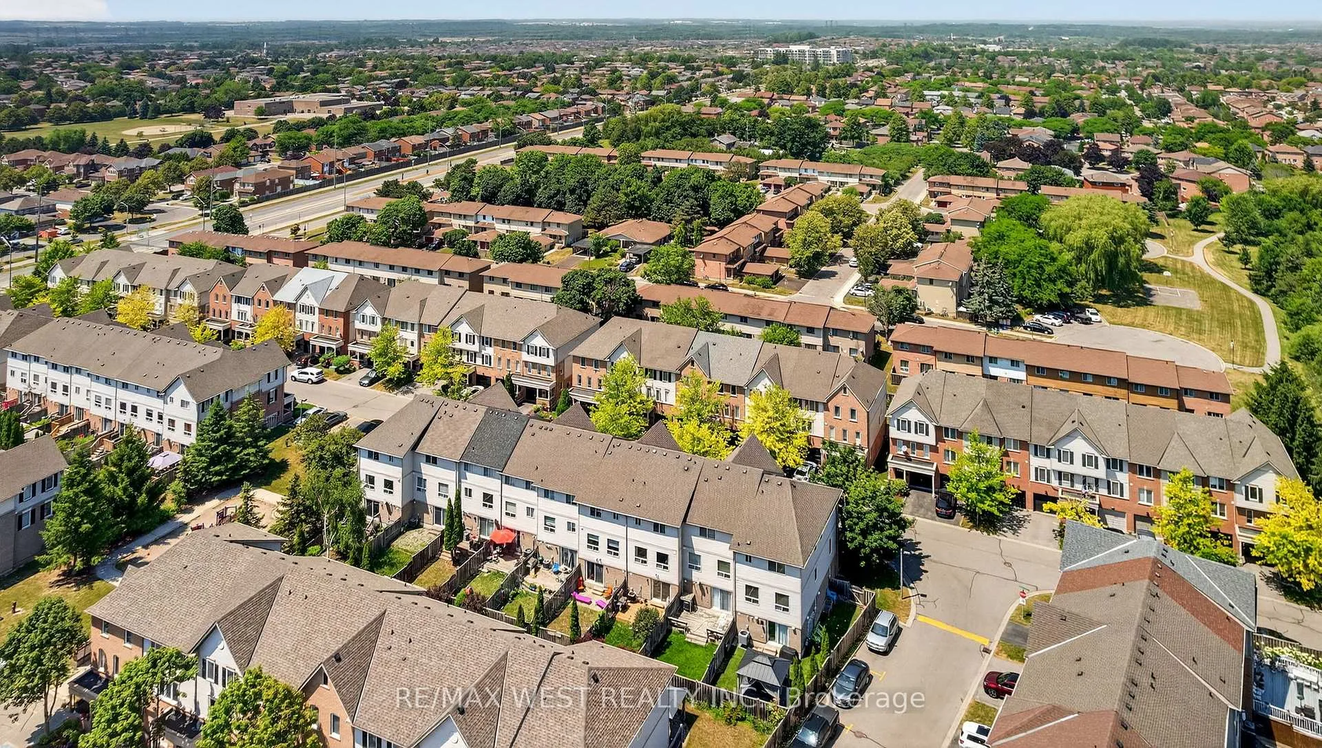 Photo 5 of 48 Mcgonigal Lane, Ajax, Central — HOMEH