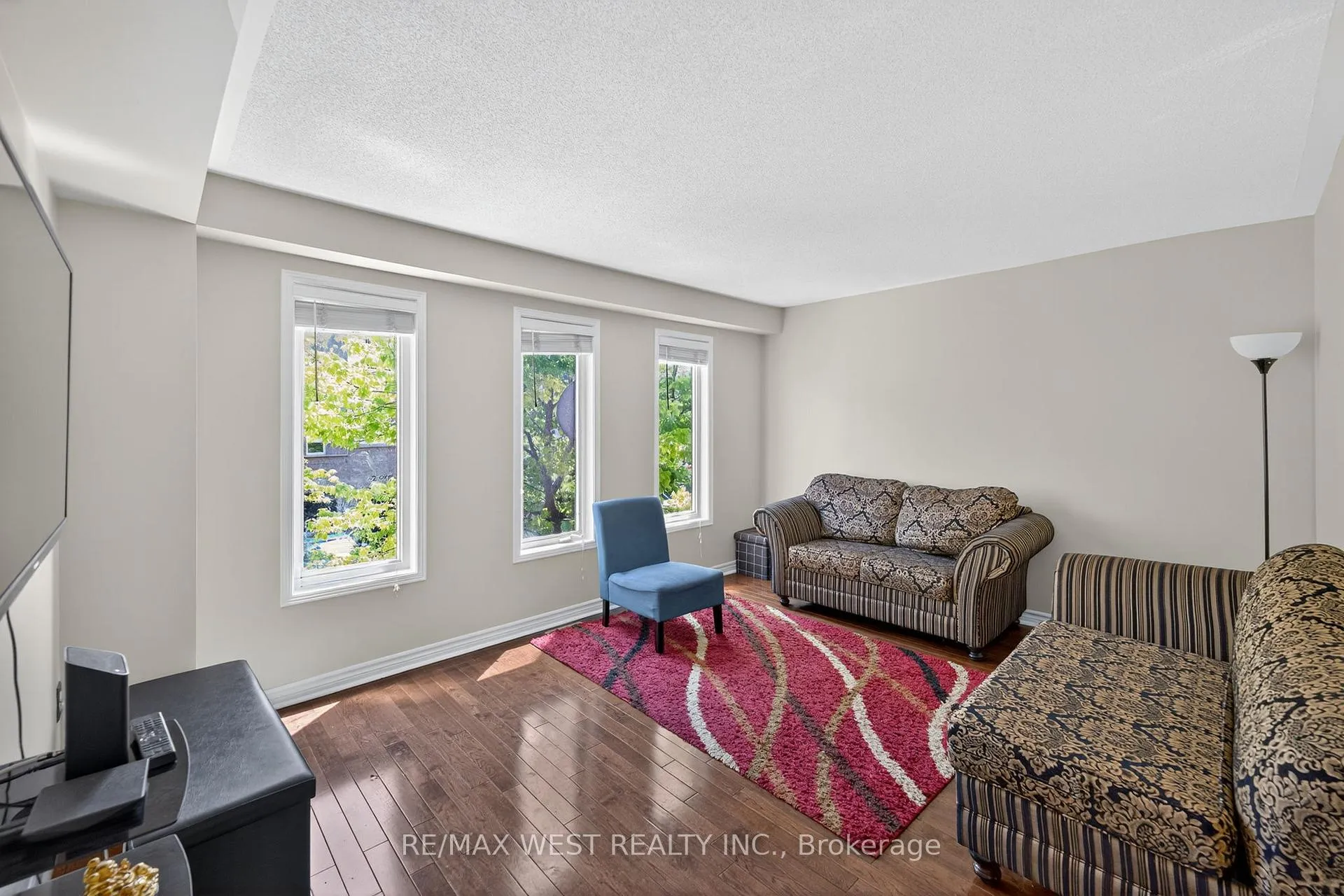 Photo 10 of 48 Mcgonigal Lane, Ajax, Central — HOMEH