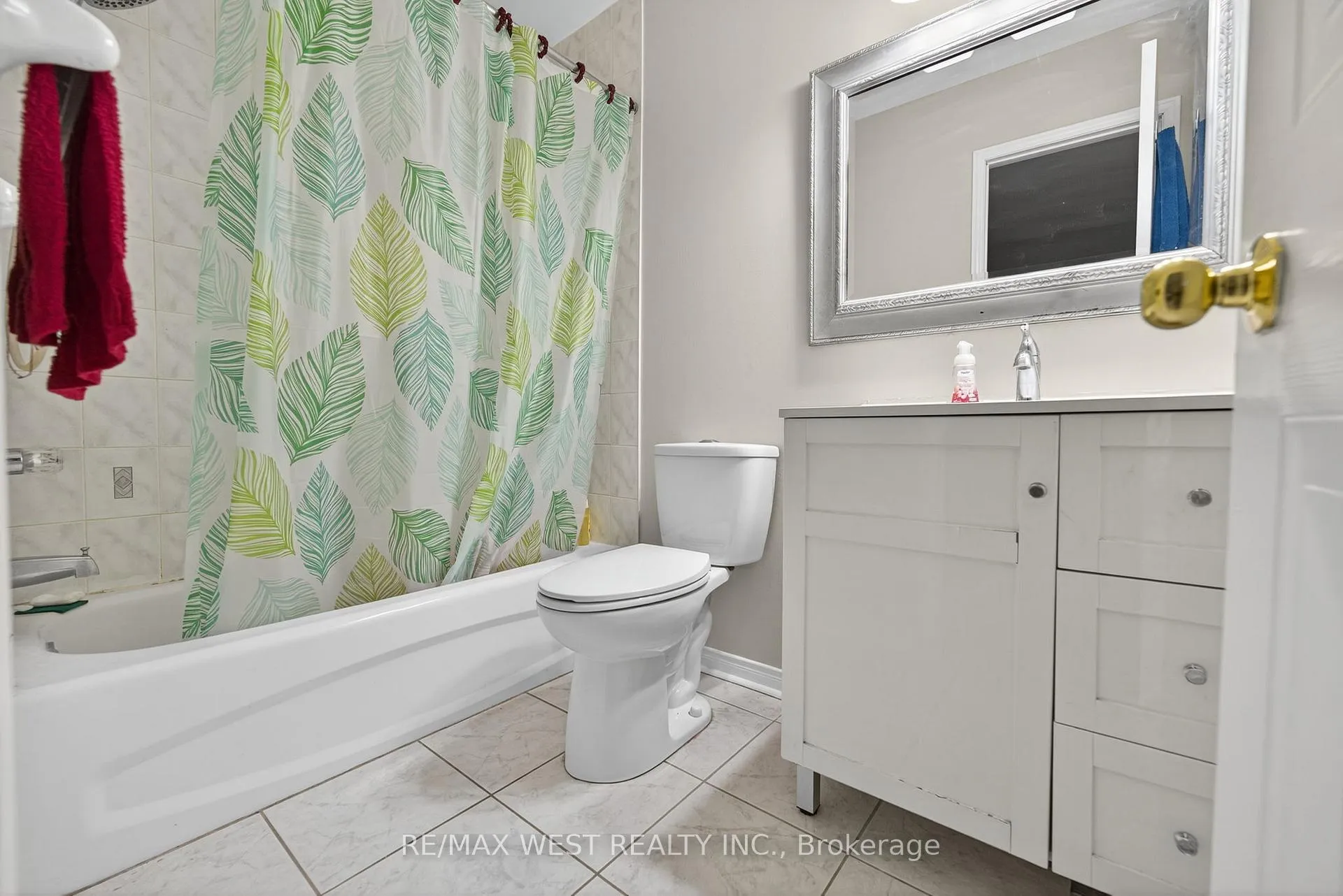 Photo 19 of 48 Mcgonigal Lane, Ajax, Central — HOMEH