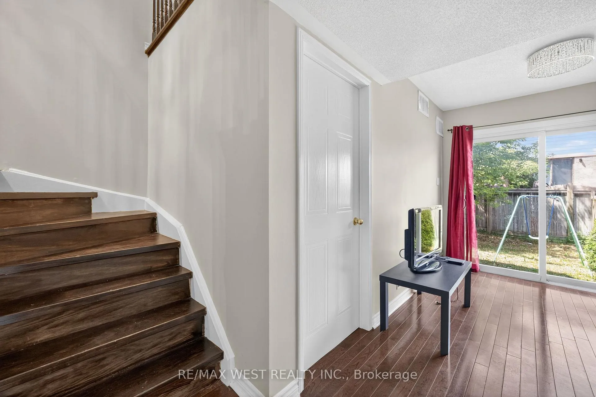 Photo 21 of 48 Mcgonigal Lane, Ajax, Central — HOMEH