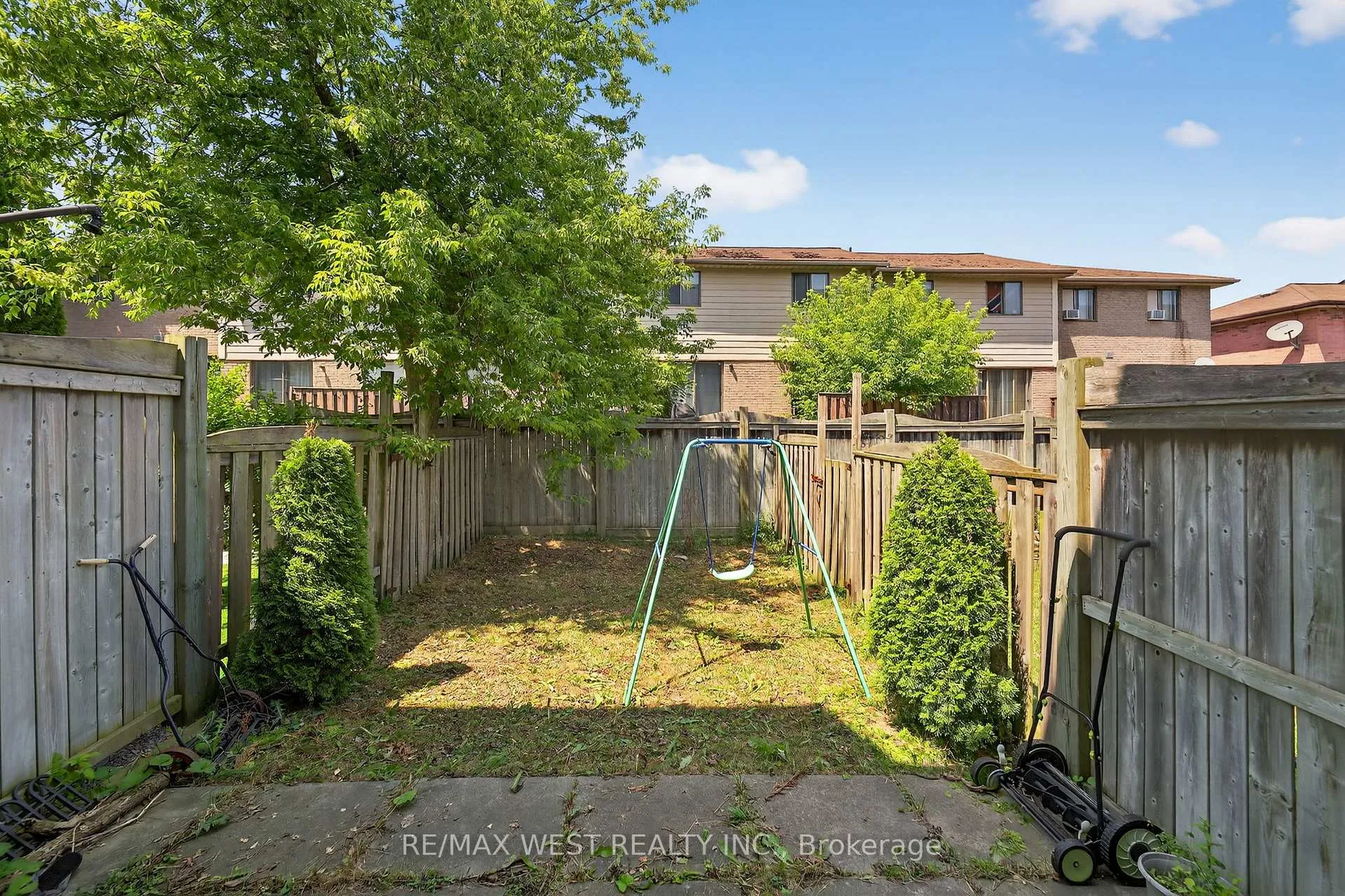 Photo 23 of 48 Mcgonigal Lane, Ajax, Central — HOMEH