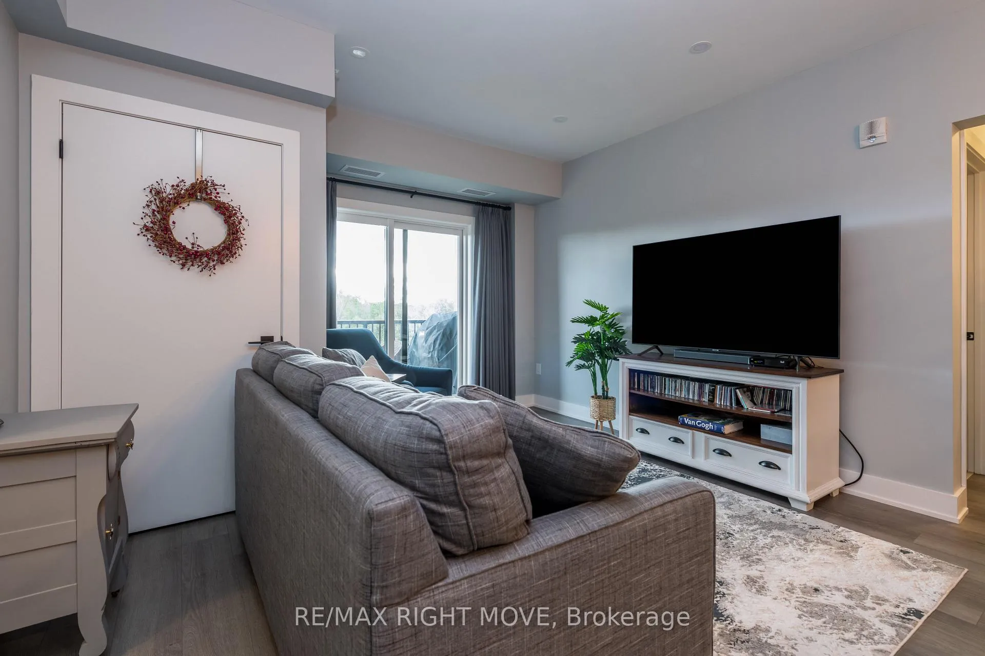Photo 9 of Unit 410, 5 Chef Lane, Barrie, Rural Barrie Southeast — HOMEH