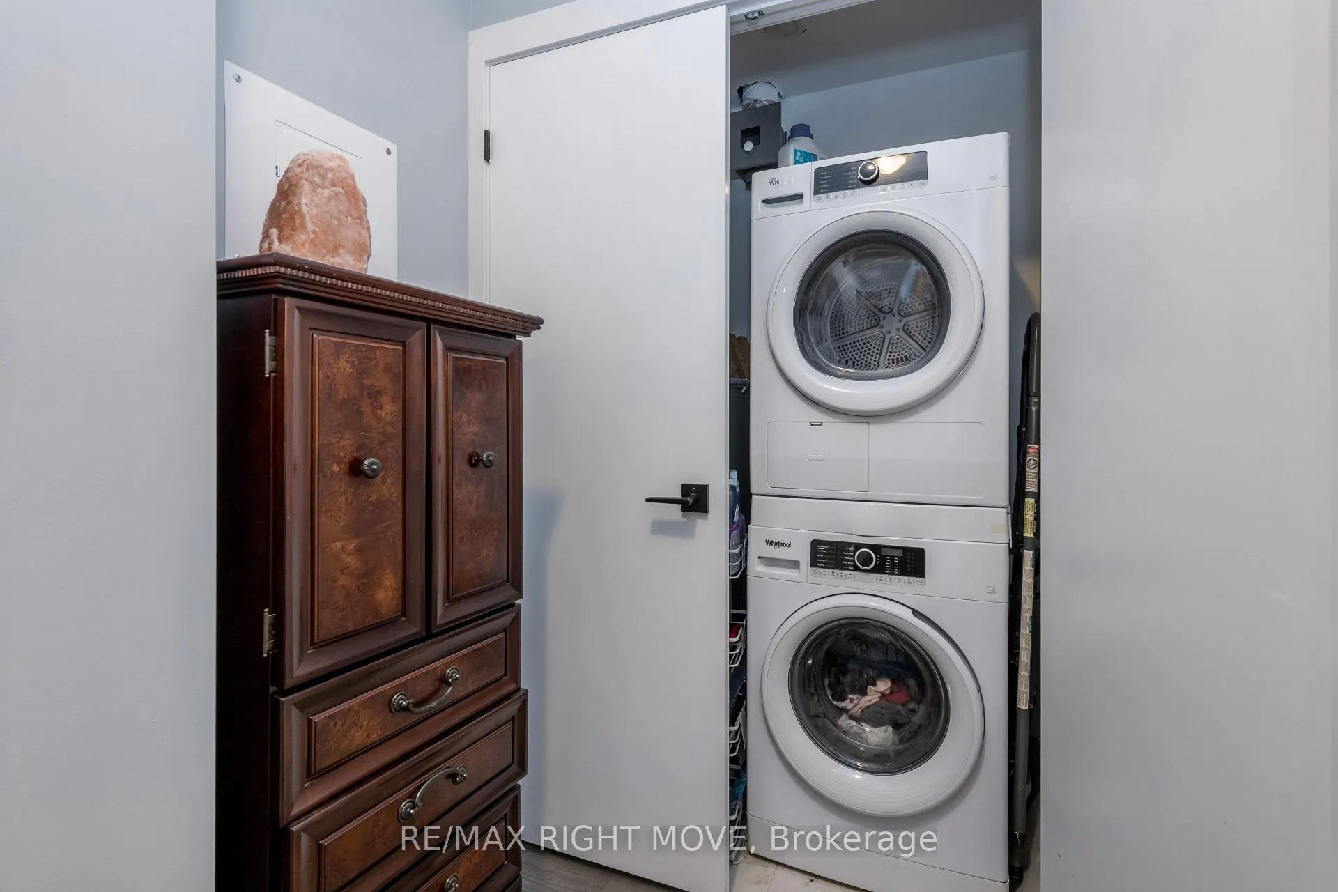 Photo 19 of Unit 410, 5 Chef Lane, Barrie, Rural Barrie Southeast — HOMEH