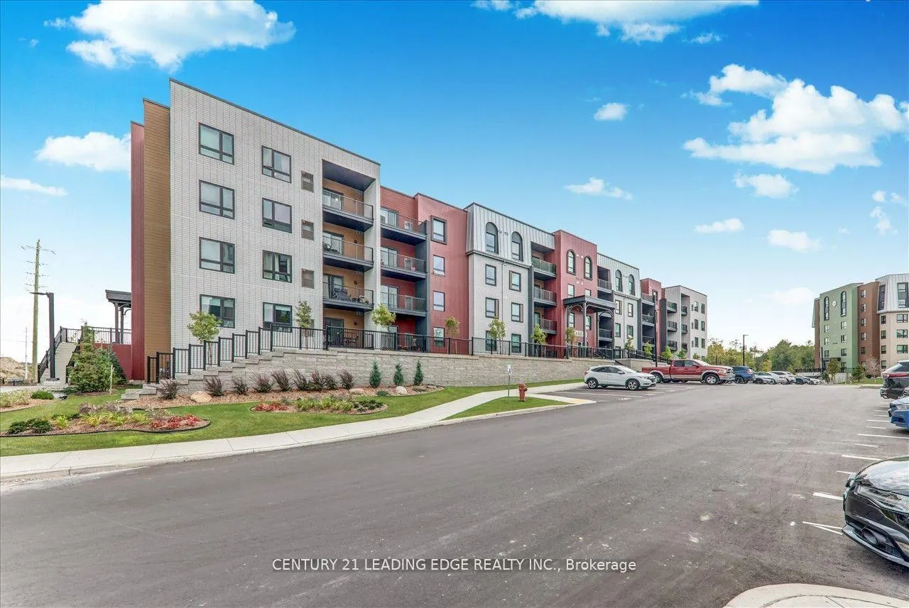 Photo 4 of Unit 211, 1 Chef Lane, Barrie, Rural Barrie Southeast — HOMEH
