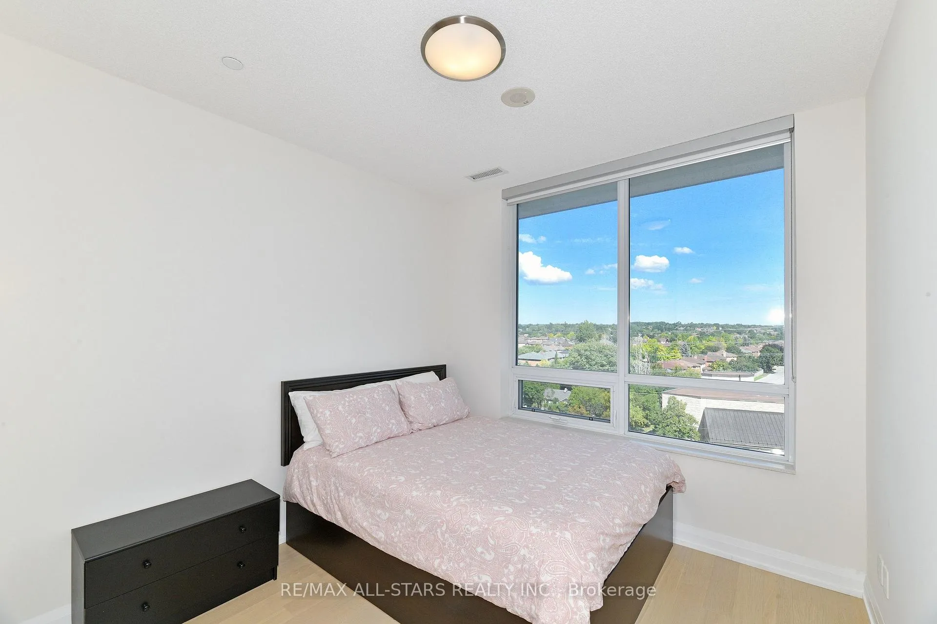 Photo 7 of Unit Rg19, 25 Water Walk Drive, Markham, Unionville — HOMEH