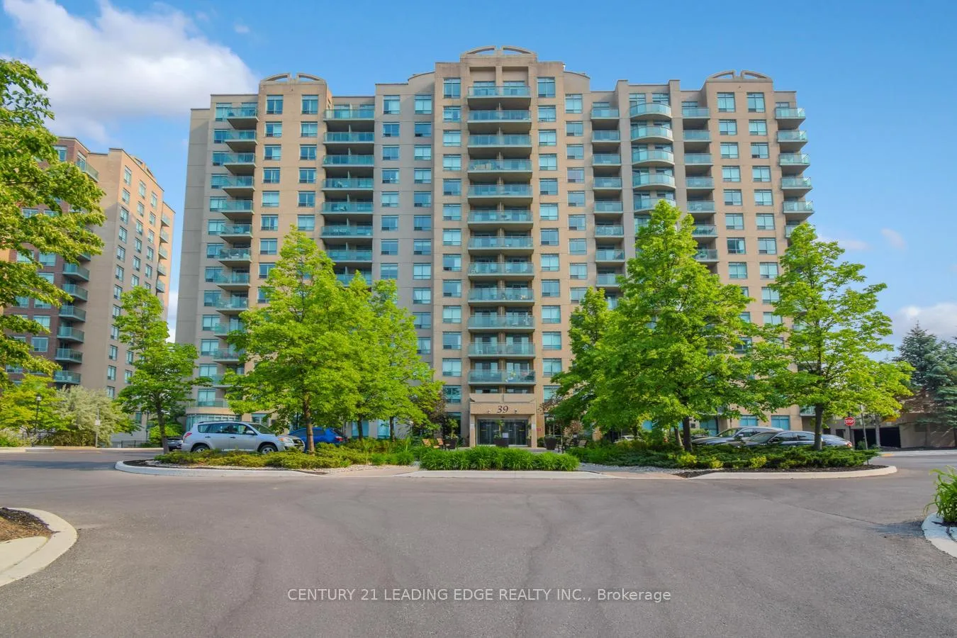 Front of Unit LPH19, 39 Oneida Crescent