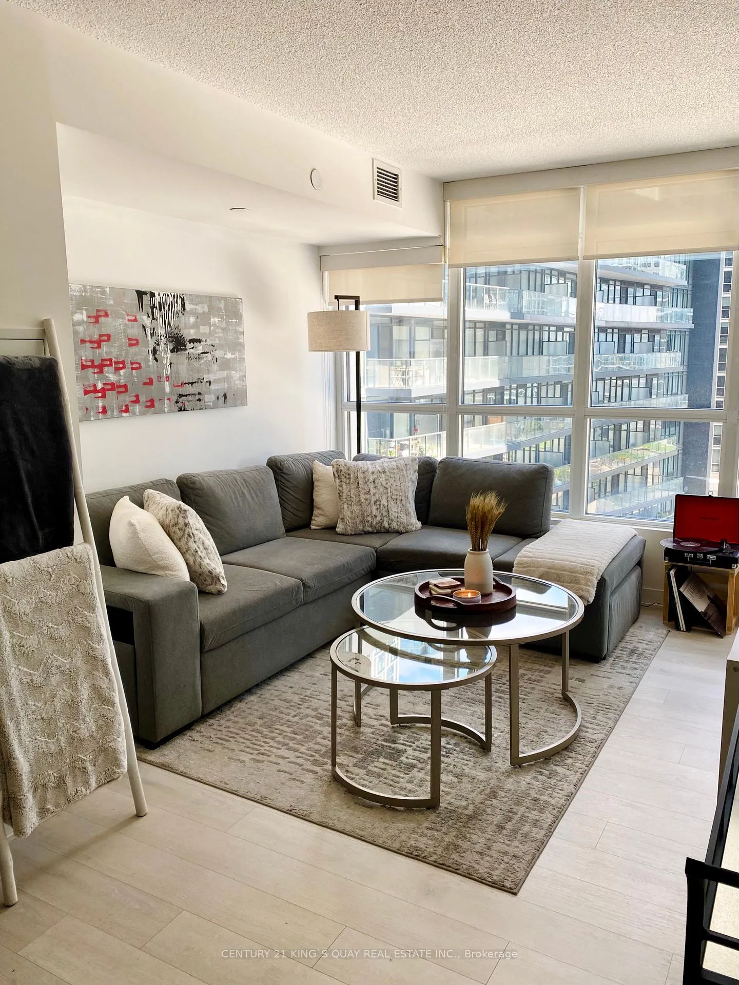Photo 2 of Unit 708, 80 Queens Wharf Road, Toronto, Waterfront Communities — HOMEH