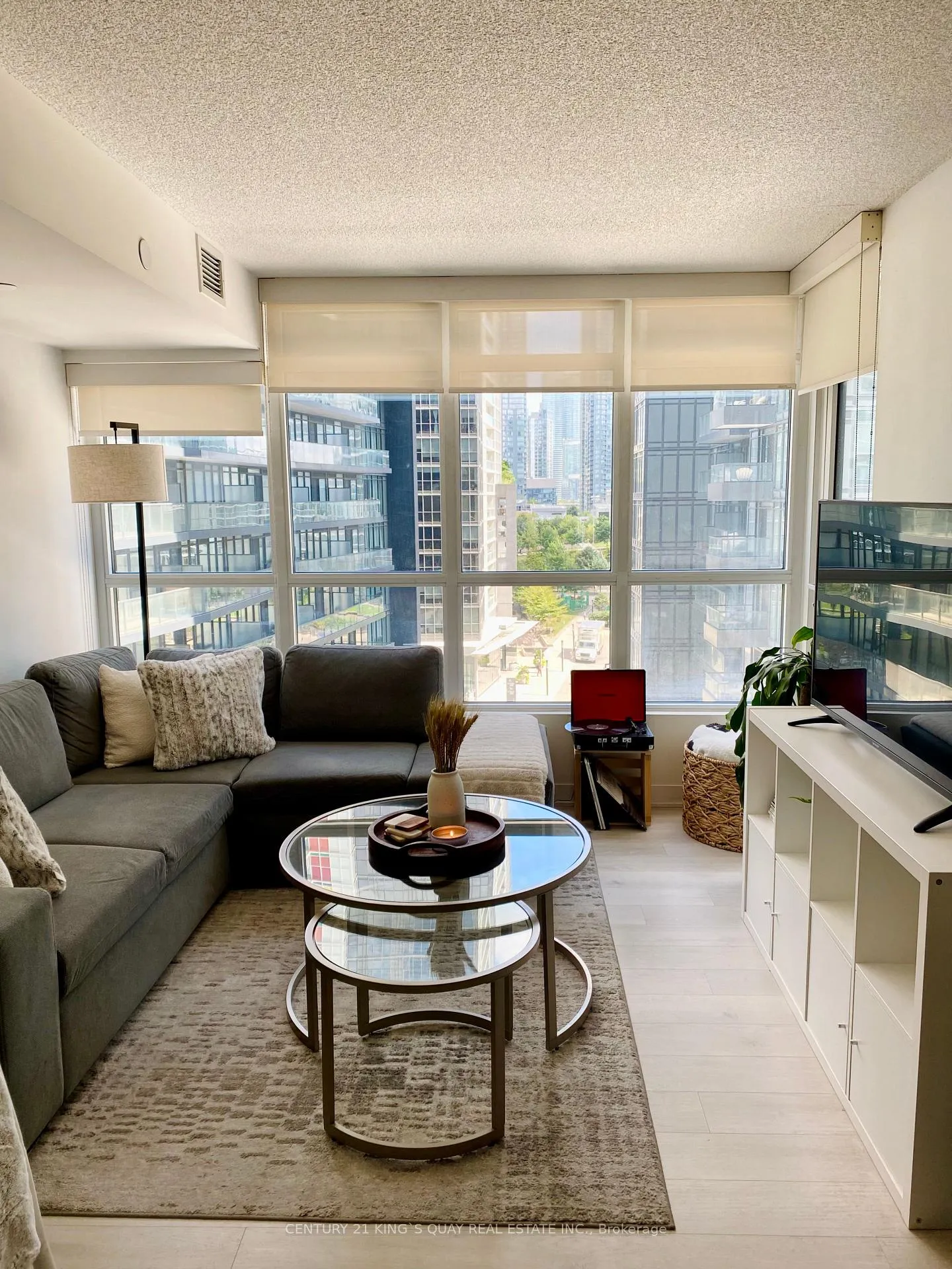 Photo 3 of Unit 708, 80 Queens Wharf Road, Toronto, Waterfront Communities — HOMEH