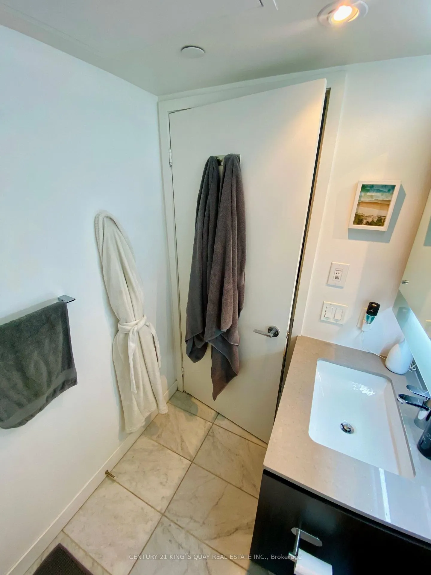 Photo 5 of Unit 708, 80 Queens Wharf Road, Toronto, Waterfront Communities — HOMEH