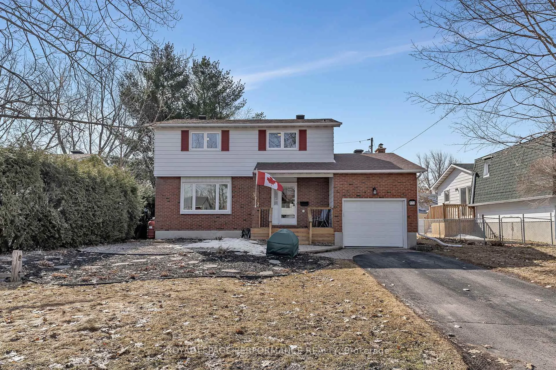 Photo 1 of 372 Phoenix Crescent, Ottawa, Bilberry Creek/Queenswood Heights — HOMEH