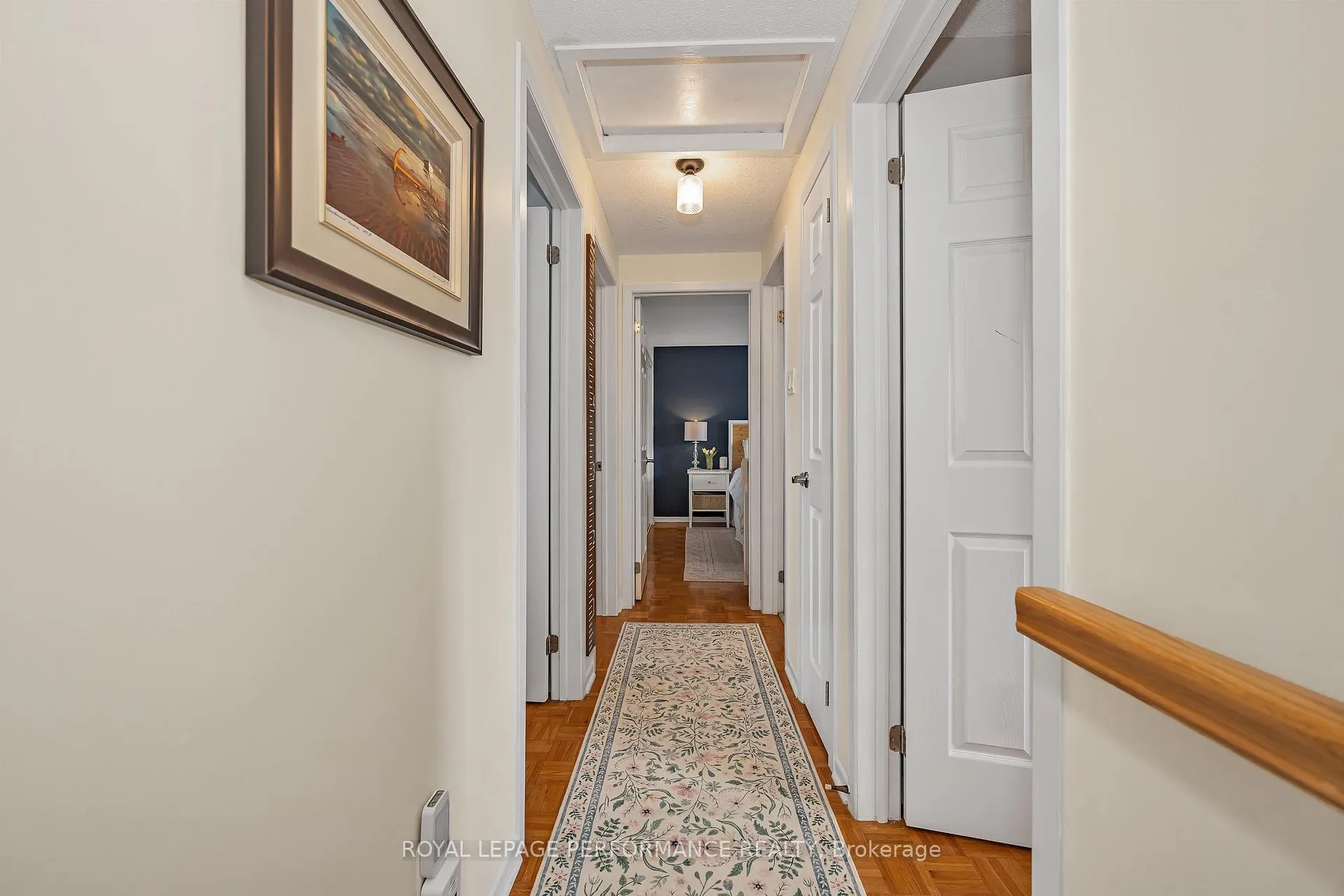 Photo 14 of 372 Phoenix Crescent, Ottawa, Bilberry Creek/Queenswood Heights — HOMEH