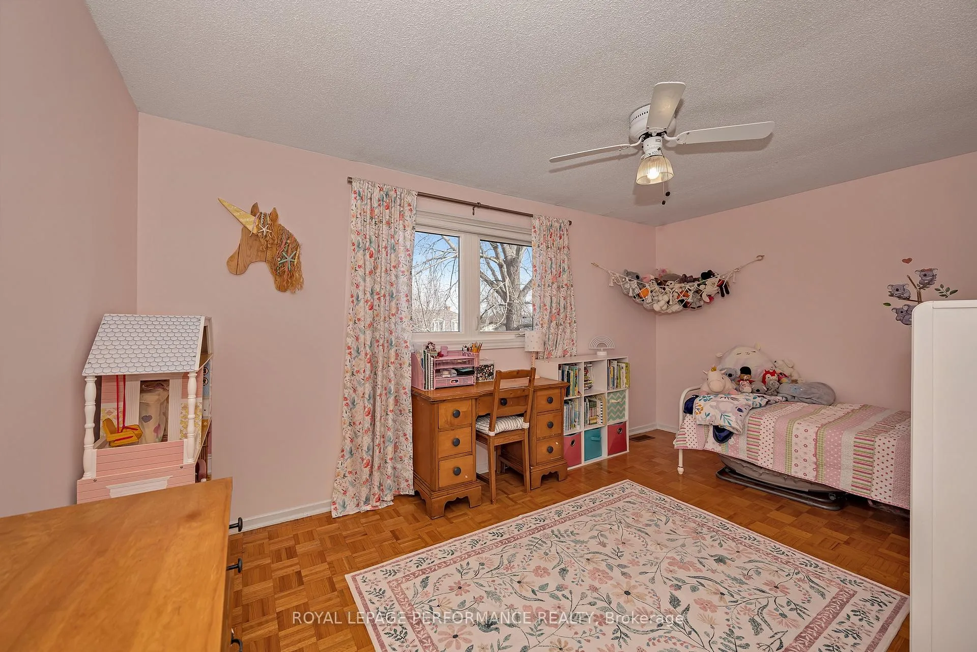 Photo 18 of 372 Phoenix Crescent, Ottawa, Bilberry Creek/Queenswood Heights — HOMEH
