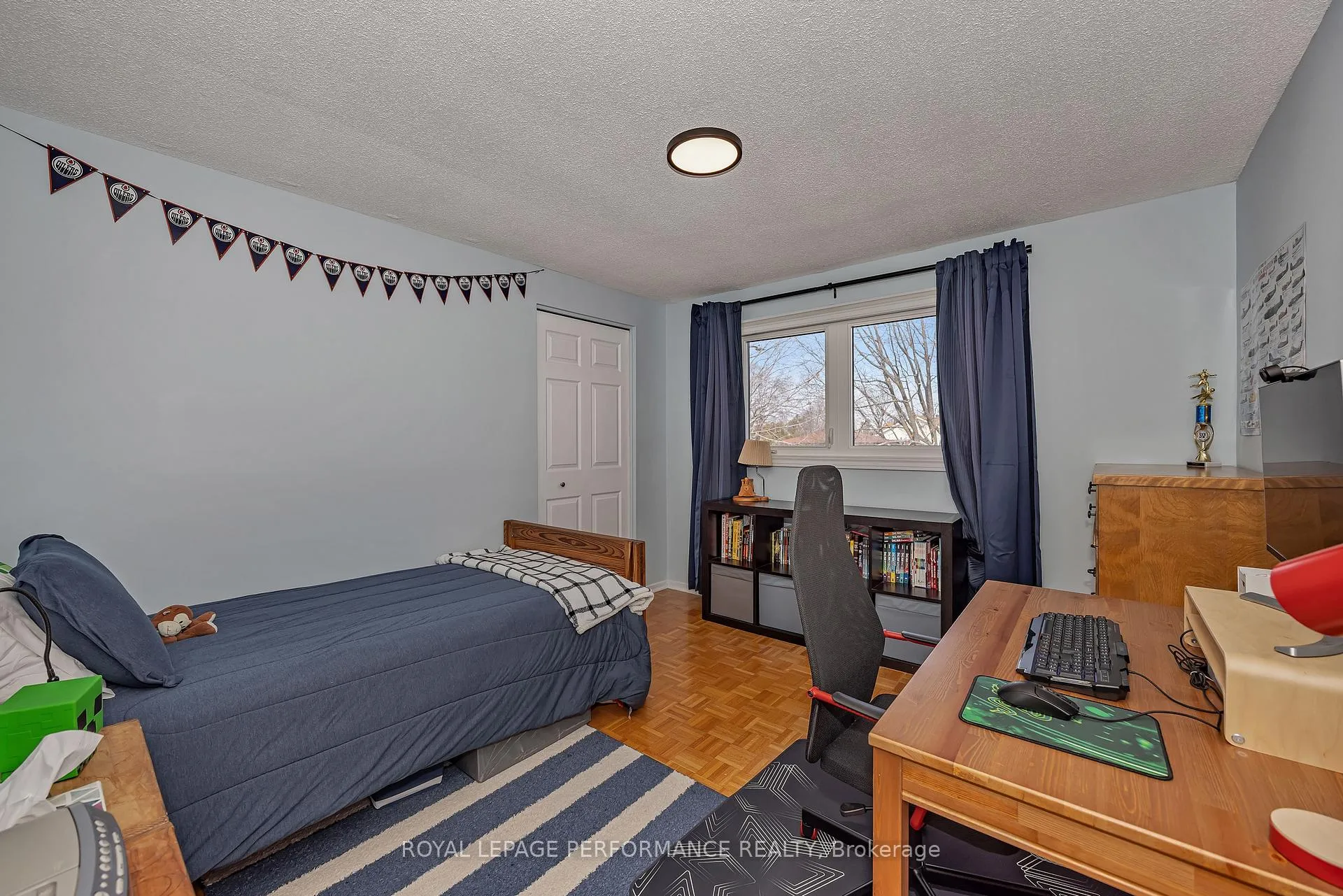 Photo 20 of 372 Phoenix Crescent, Ottawa, Bilberry Creek/Queenswood Heights — HOMEH