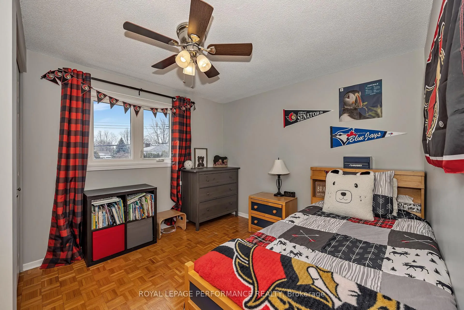 Photo 22 of 372 Phoenix Crescent, Ottawa, Bilberry Creek/Queenswood Heights — HOMEH