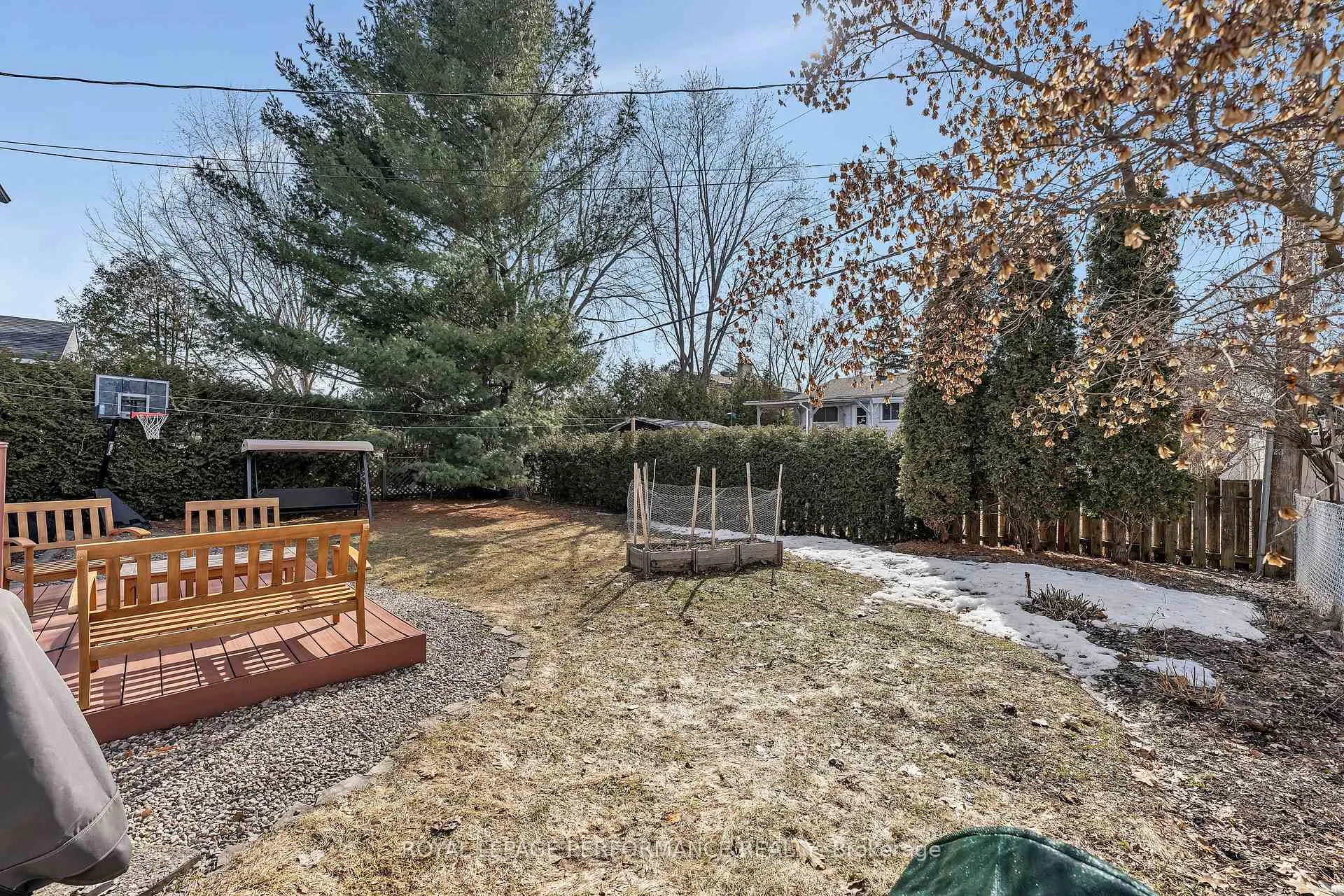 Photo 24 of 372 Phoenix Crescent, Ottawa, Bilberry Creek/Queenswood Heights — HOMEH