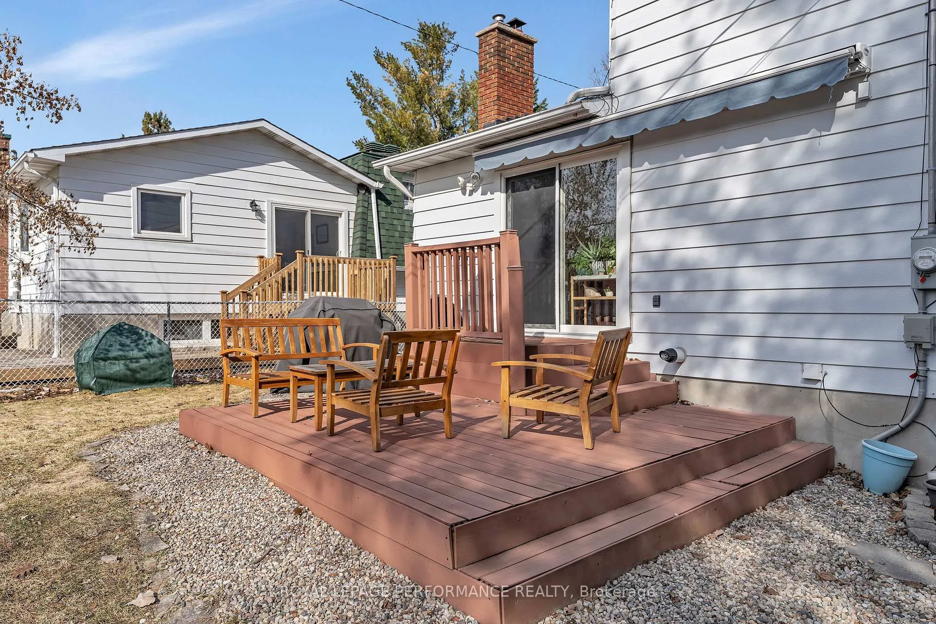 Photo 25 of 372 Phoenix Crescent, Ottawa, Bilberry Creek/Queenswood Heights — HOMEH