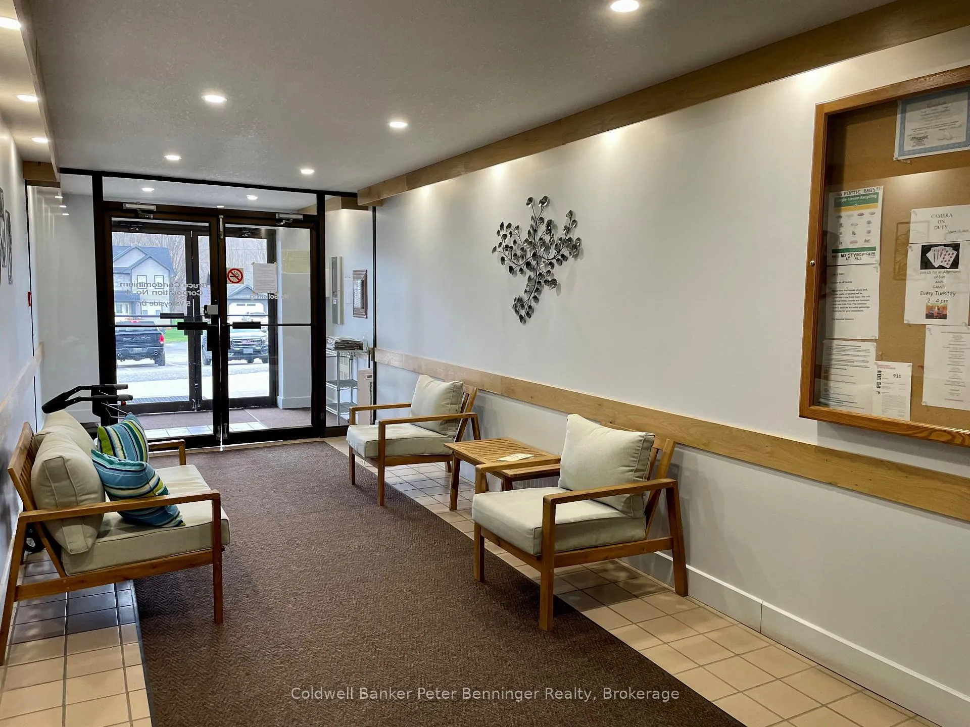 Photo 3 of Unit 405, 5 Valleyside Drive, Brockton — HOMEH