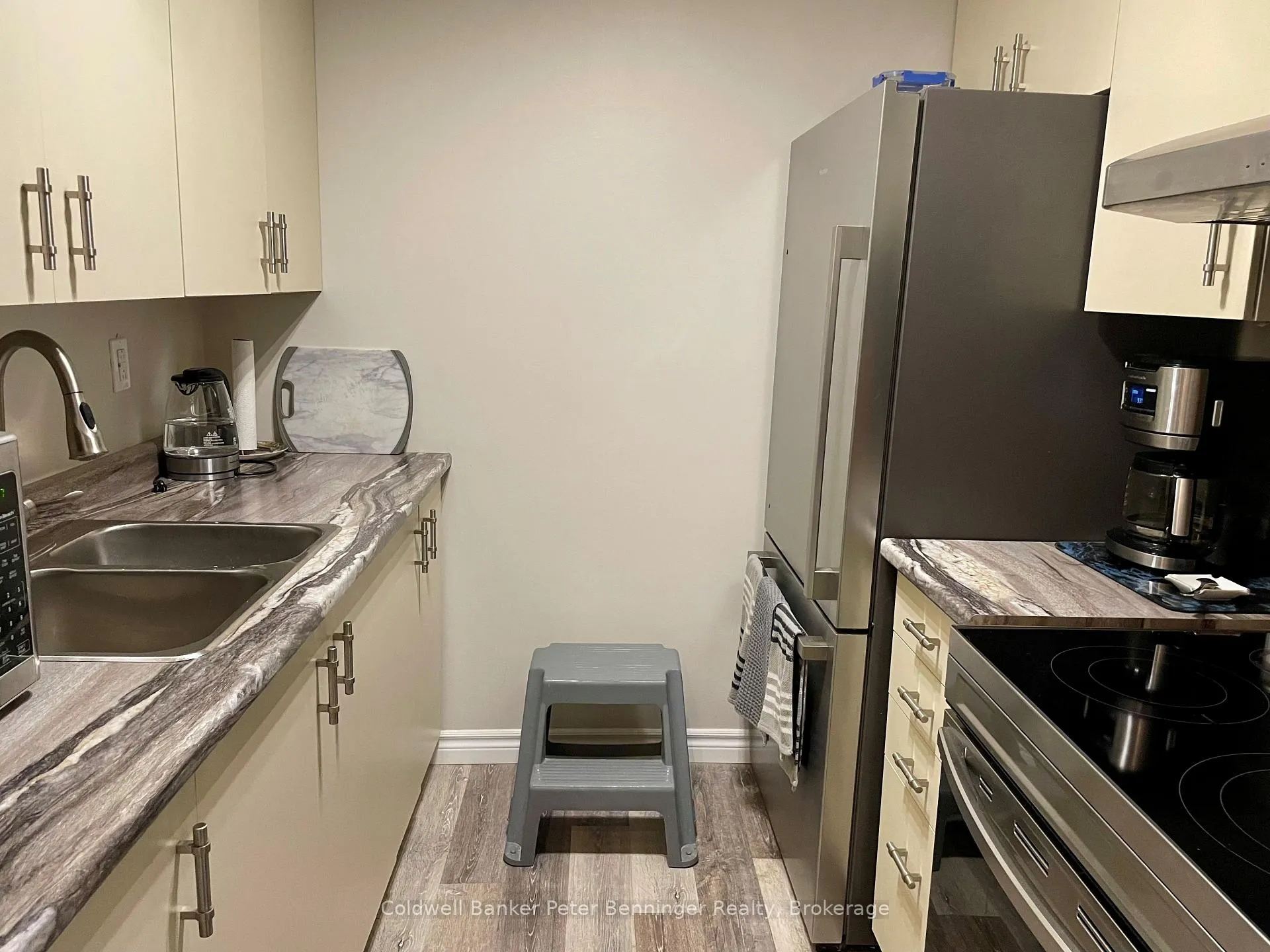 Photo 4 of Unit 405, 5 Valleyside Drive, Brockton — HOMEH