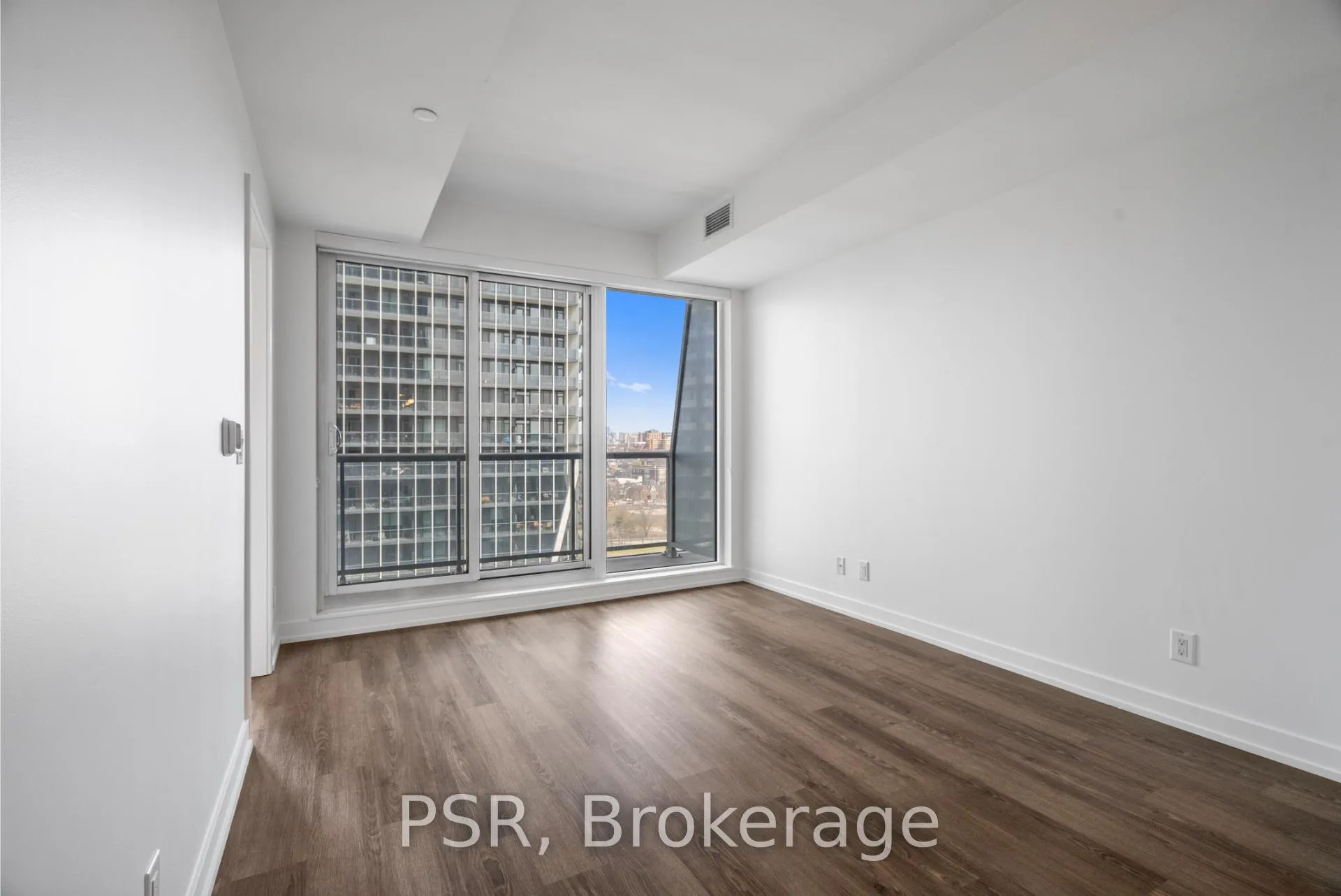 Photo 4 of Unit 1111, 11 Ordnance Street, Toronto, Niagara — HOMEH