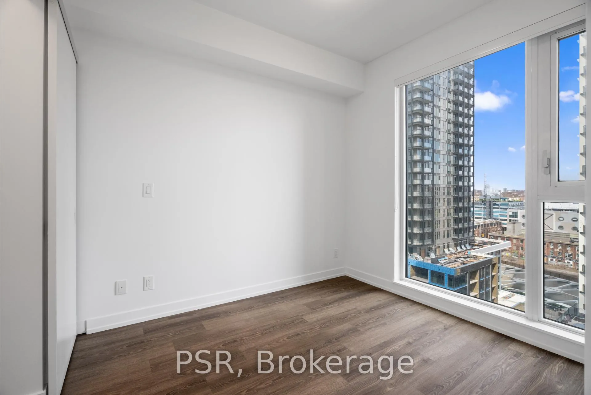Photo 7 of Unit 1111, 11 Ordnance Street, Toronto, Niagara — HOMEH