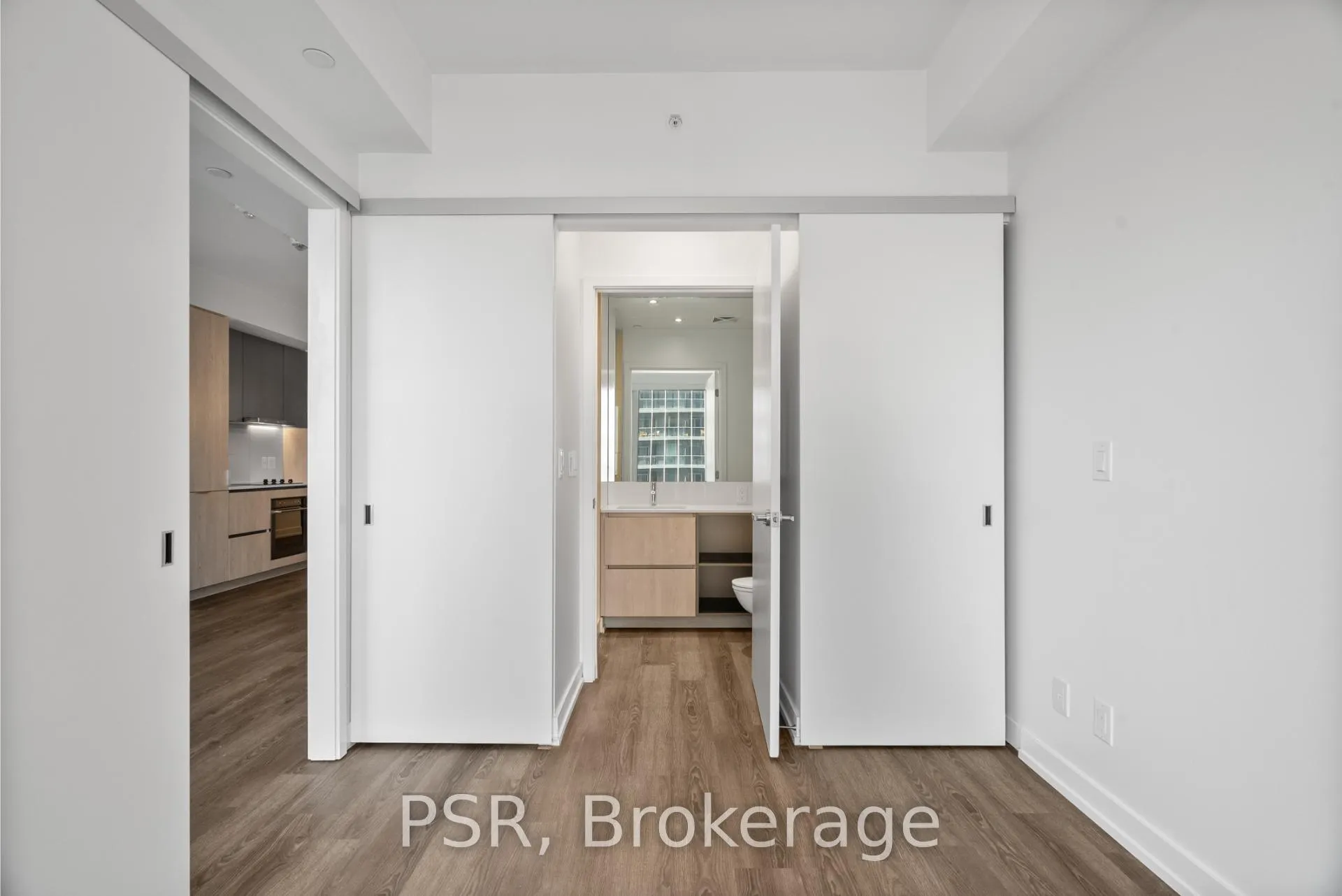 Photo 8 of Unit 1111, 11 Ordnance Street, Toronto, Niagara — HOMEH