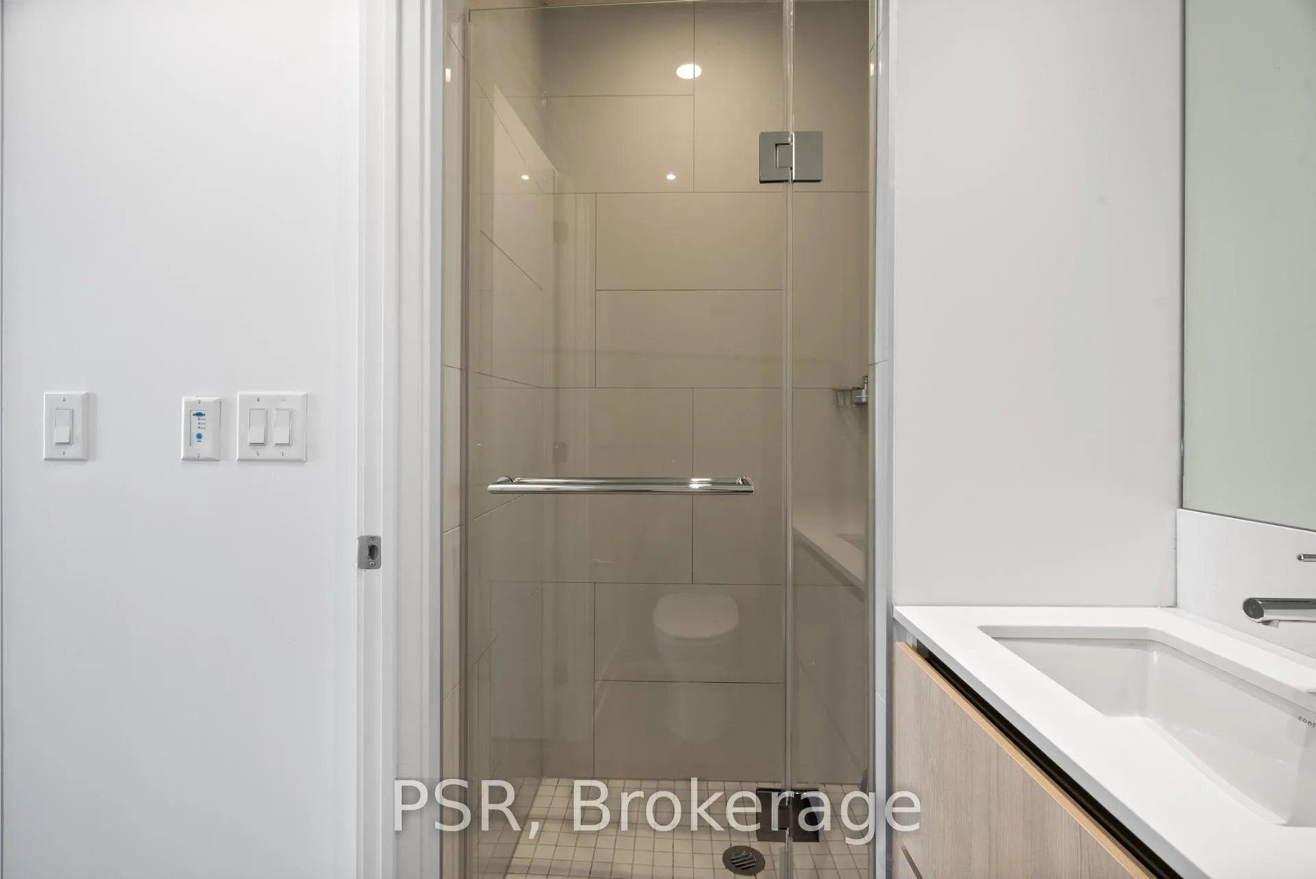 Photo 10 of Unit 1111, 11 Ordnance Street, Toronto, Niagara — HOMEH