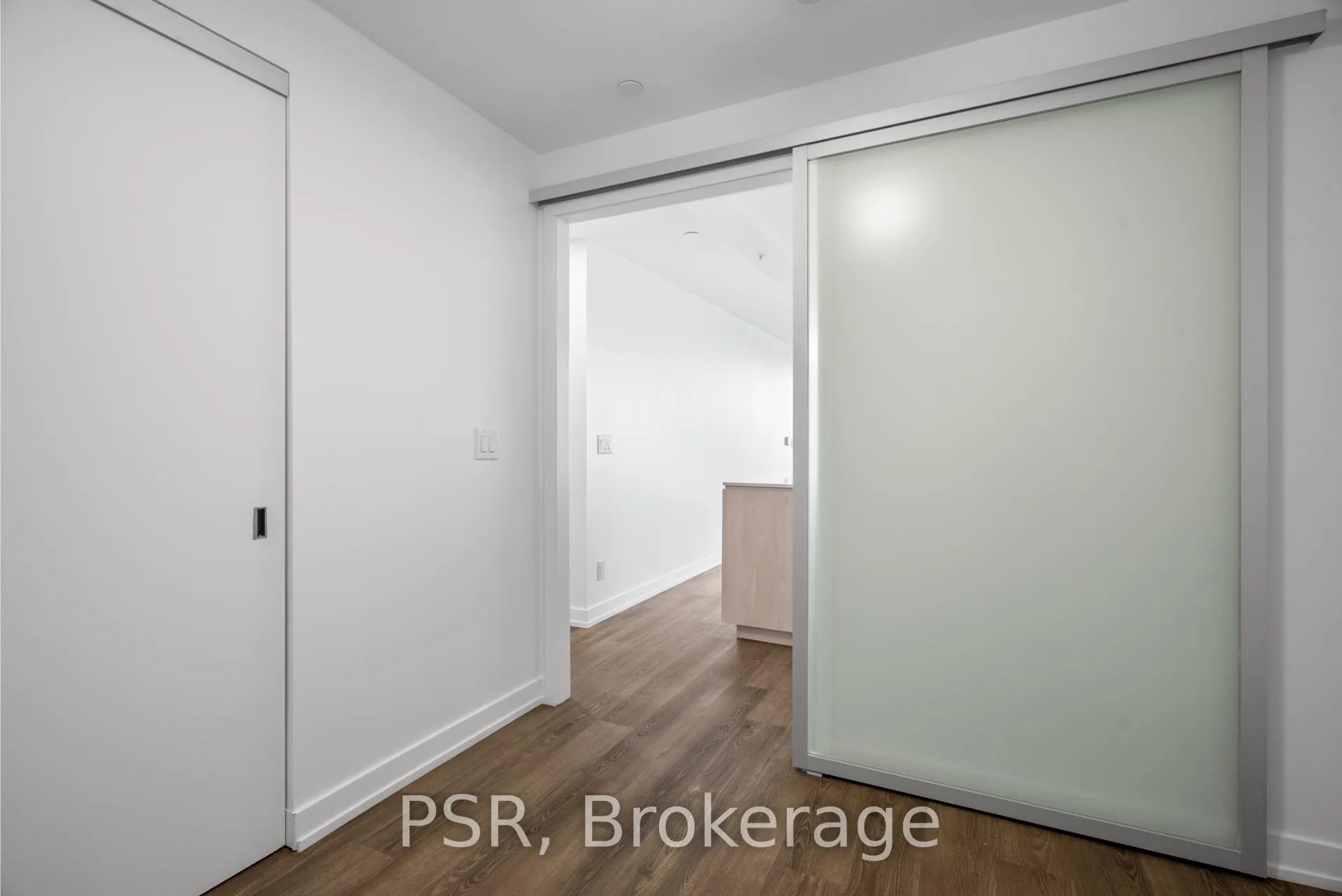 Photo 12 of Unit 1111, 11 Ordnance Street, Toronto, Niagara — HOMEH