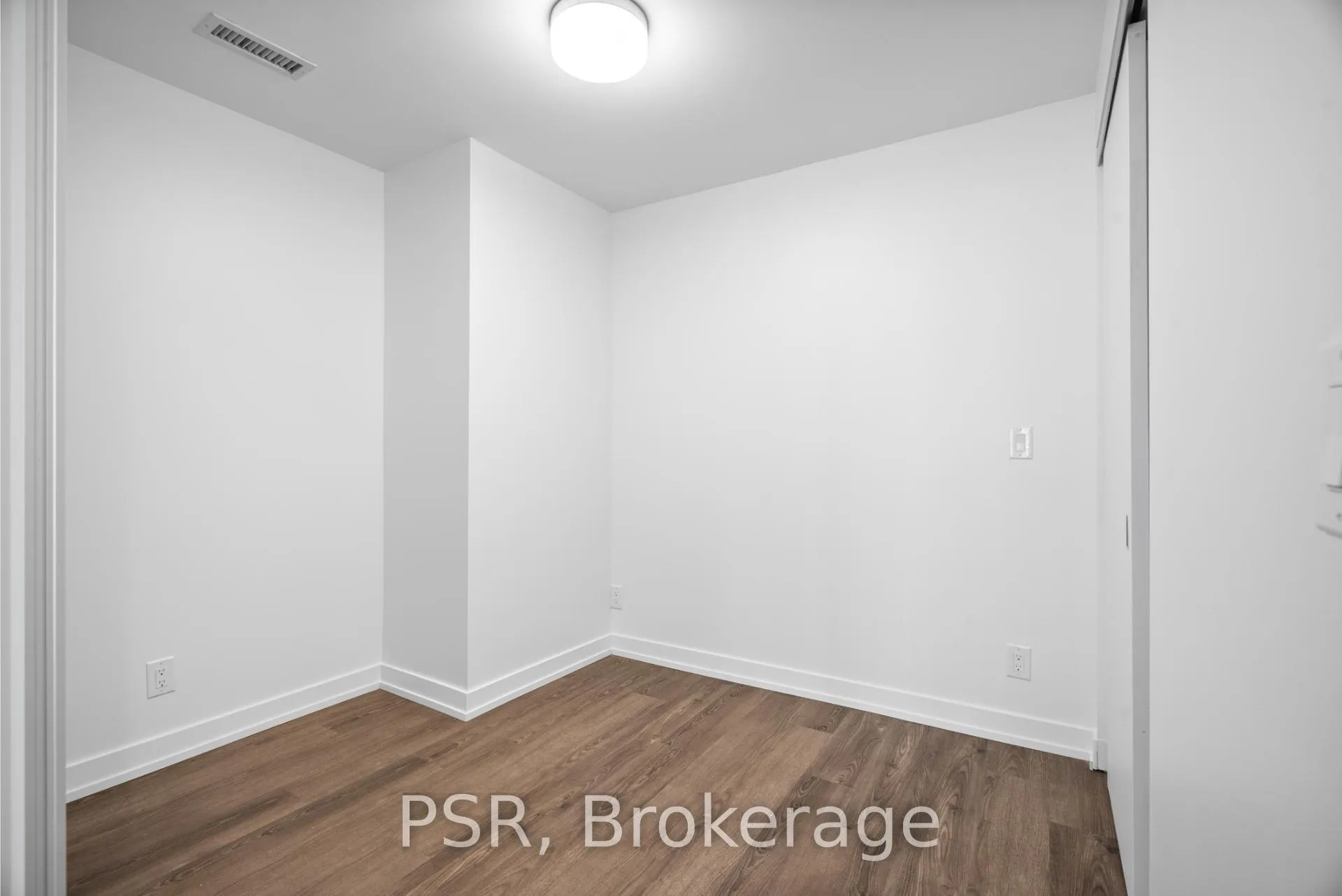 Photo 14 of Unit 1111, 11 Ordnance Street, Toronto, Niagara — HOMEH