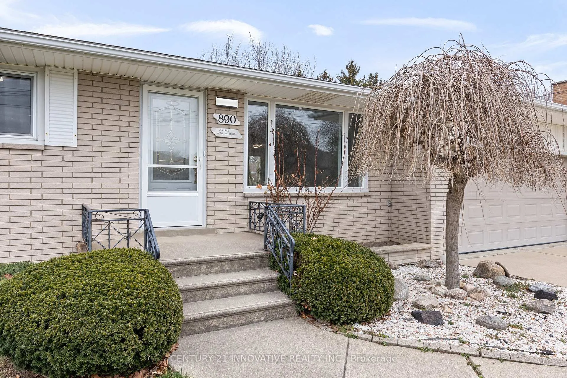 Photo 2 of 890 Wallace Avenue, Windsor — HOMEH