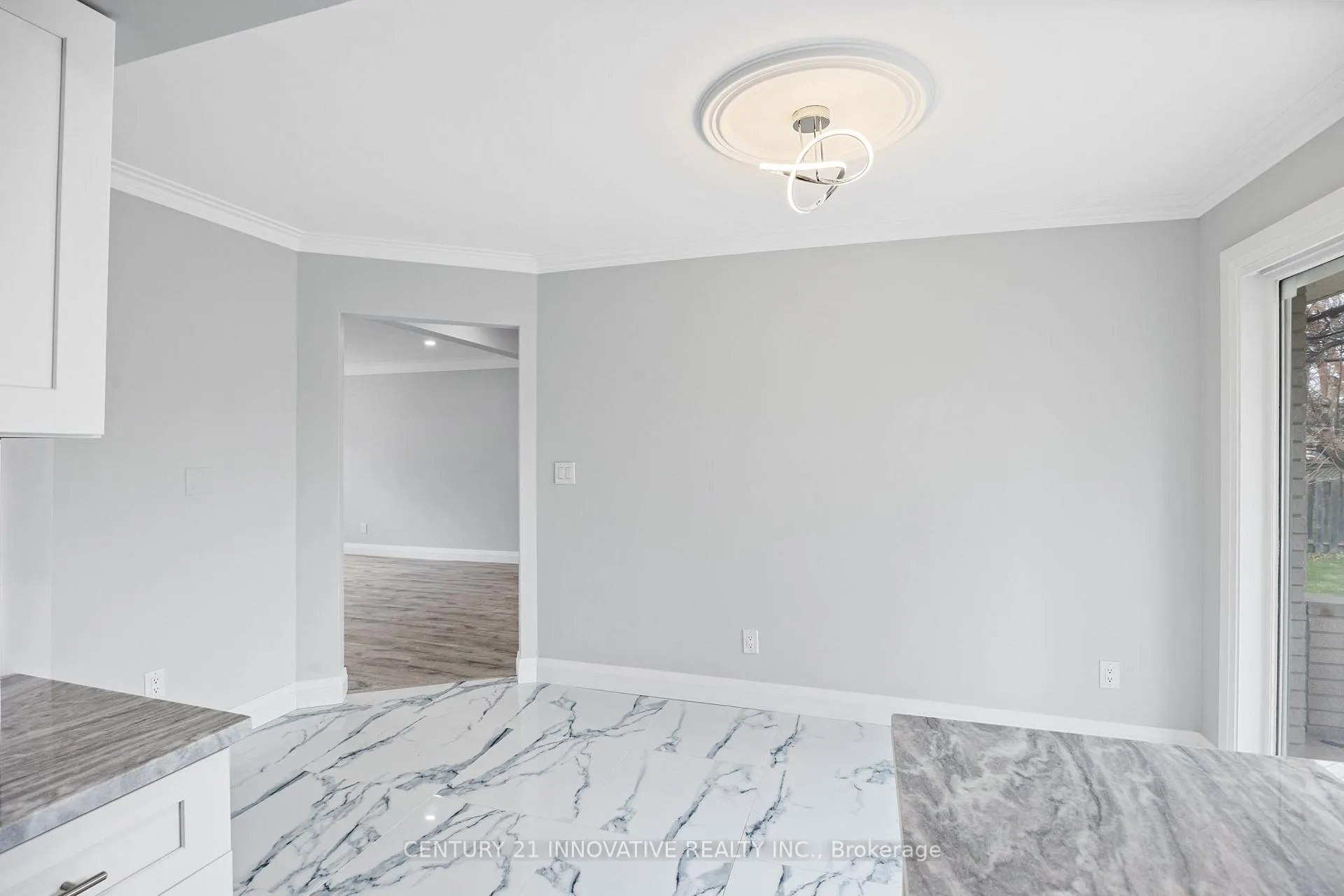 Photo 6 of 890 Wallace Avenue, Windsor — HOMEH