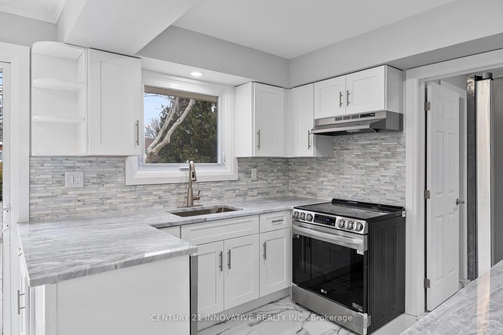 Photo 9 of 890 Wallace Avenue, Windsor — HOMEH