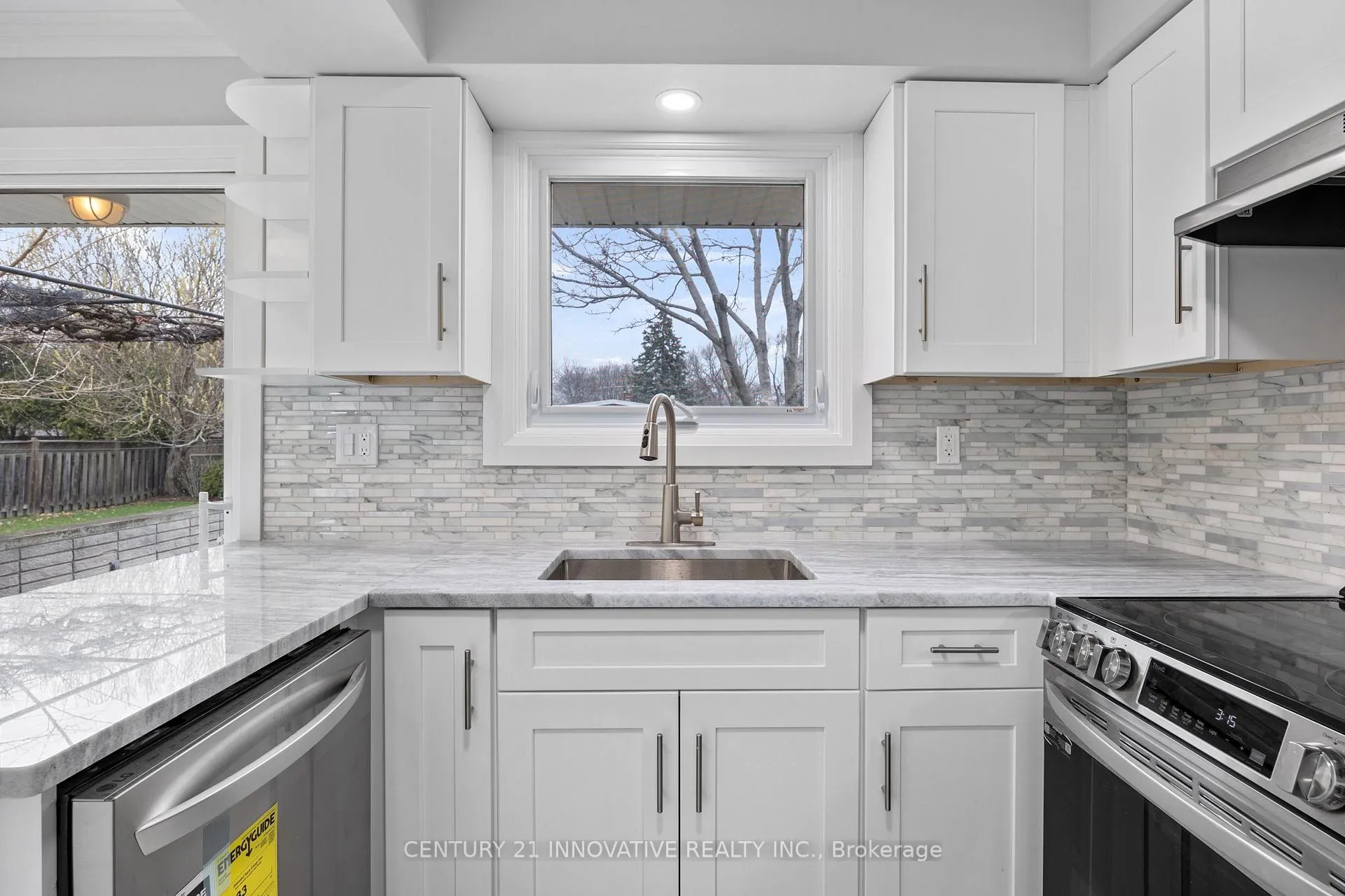 Photo 11 of 890 Wallace Avenue, Windsor — HOMEH