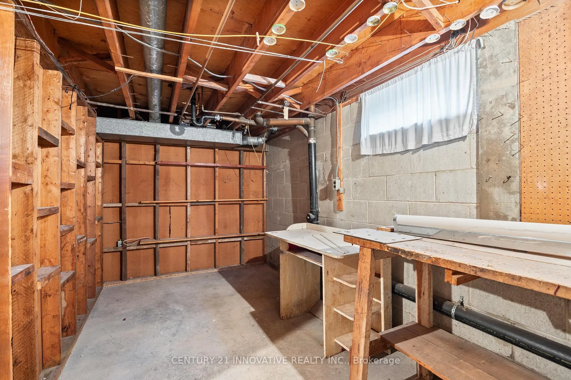 Photo 25 of 890 Wallace Avenue, Windsor — HOMEH