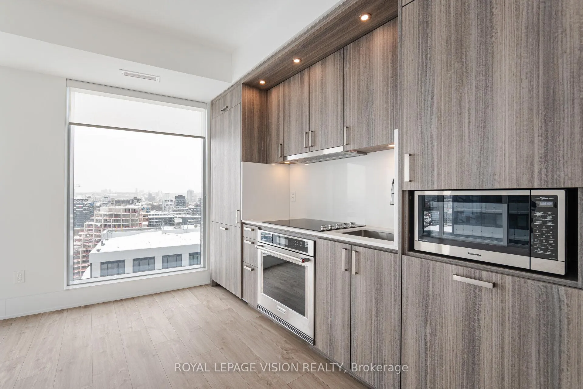 Photo 10 of Unit 1705, 470 Front Street W, Toronto, Waterfront Communities — HOMEH