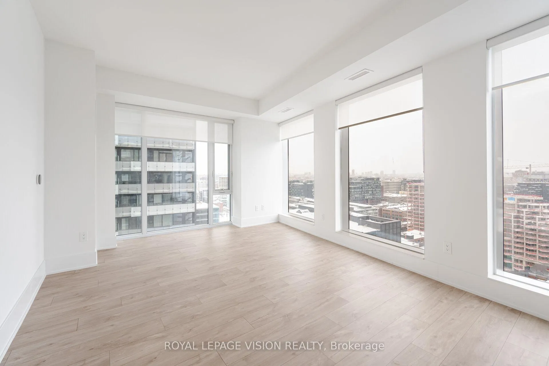 Photo 13 of Unit 1705, 470 Front Street W, Toronto, Waterfront Communities — HOMEH