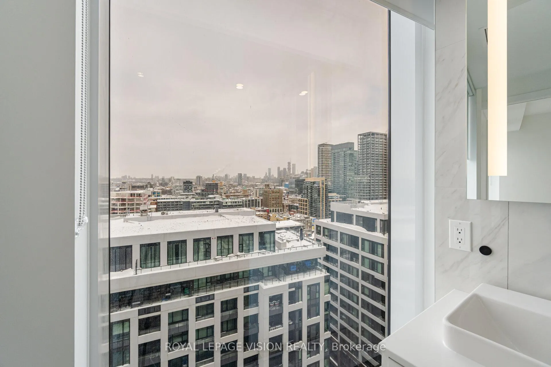 Photo 26 of Unit 1705, 470 Front Street W, Toronto, Waterfront Communities — HOMEH