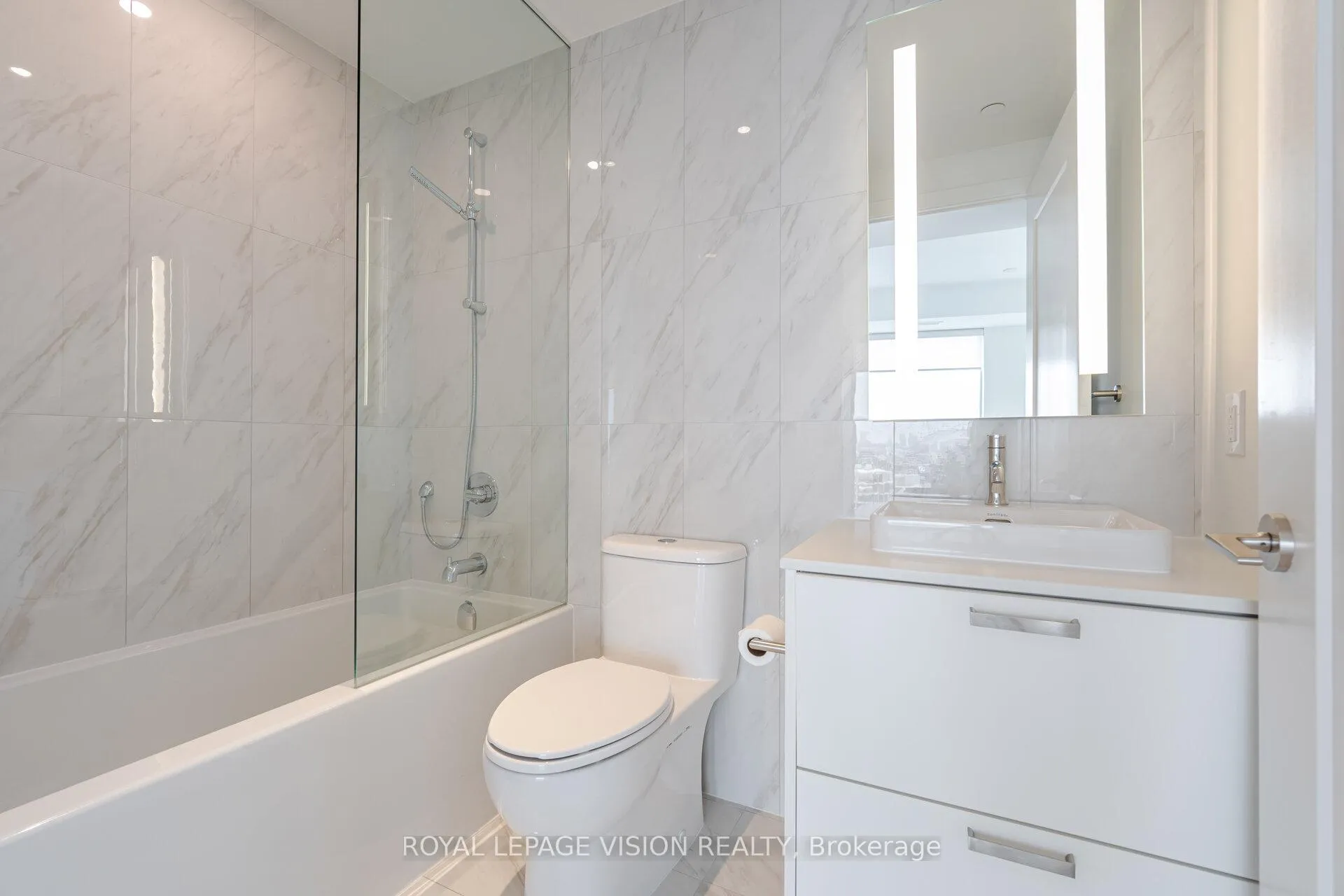 Photo 29 of Unit 1705, 470 Front Street W, Toronto, Waterfront Communities — HOMEH