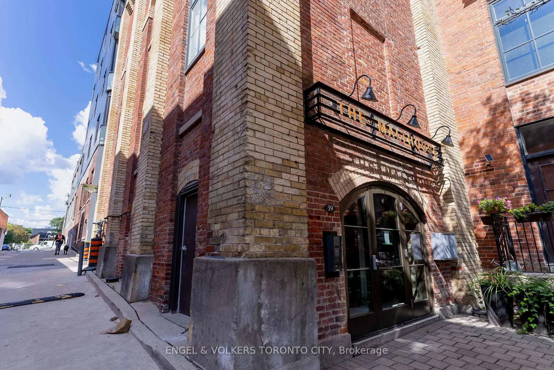 Front of Unit 4, 39 Old Brewery Lane